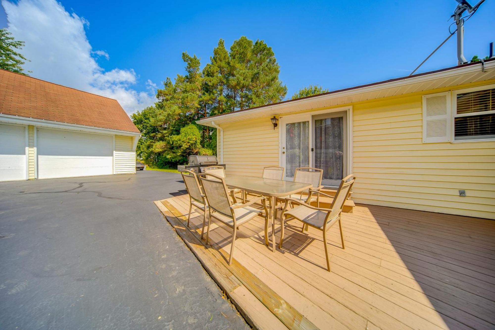 Mayville Getaway With Deck Near Chautauqua Lake! Exterior photo